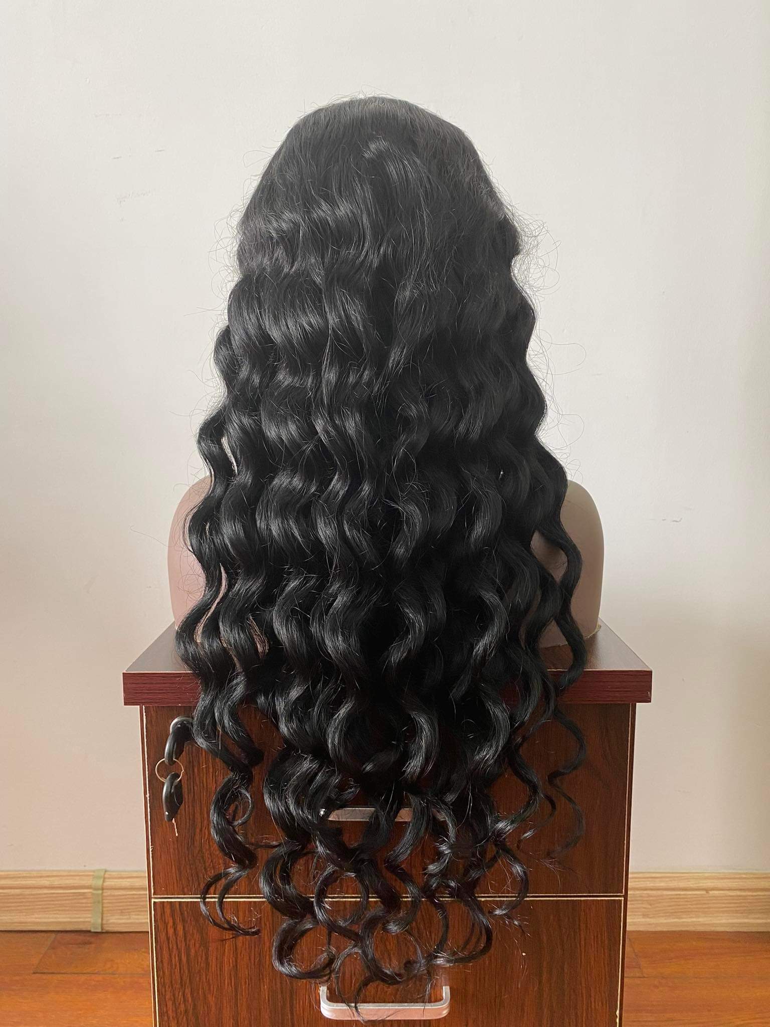 Long curly black hair wig